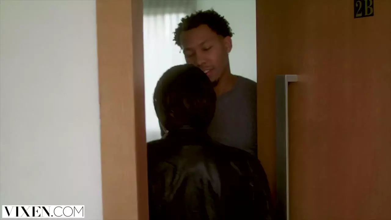 Abella Danger bez kluczy rżnie z sąsiadem