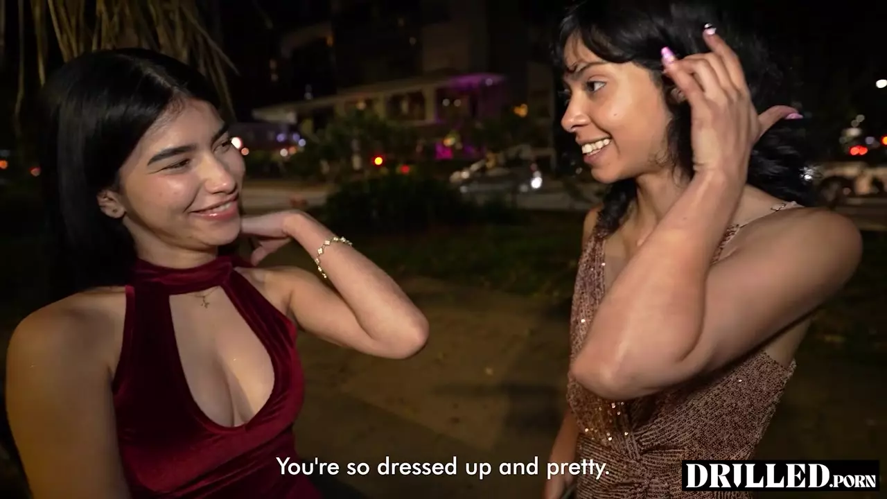 Dwie drobne latinki z parku na ostre rżnięcie w dupę