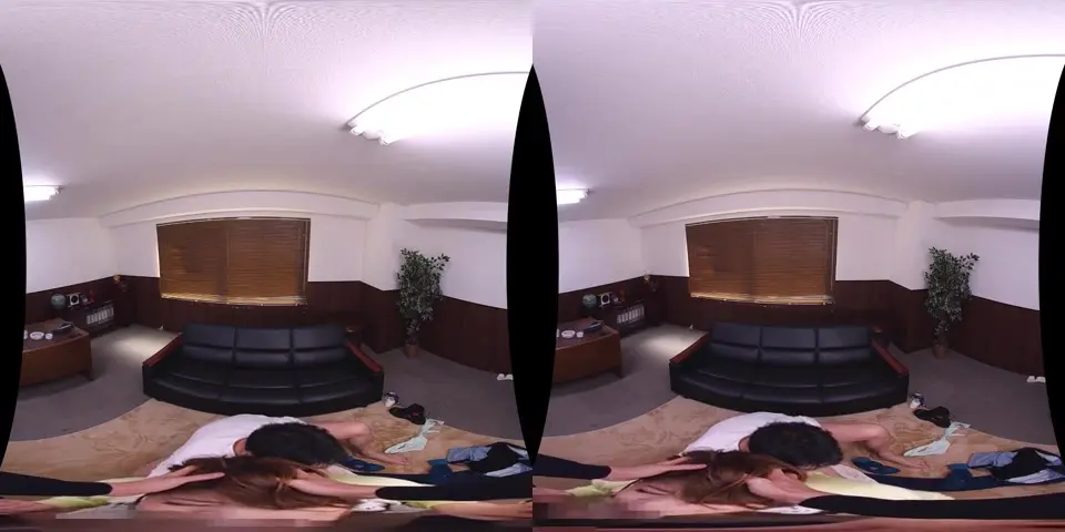 Blond bomba z wielką dupą rżnie w VR na ostro