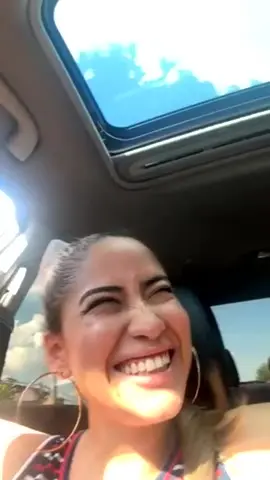 Drobna nastolatka zalana grubym czarnym kutasem w szafie woźnego