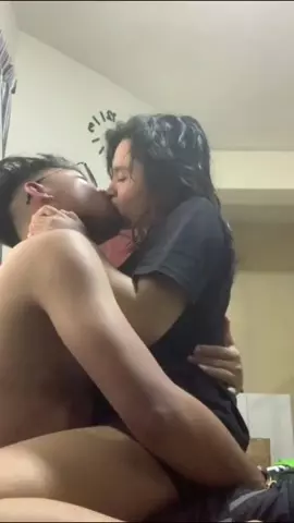 Seksowna indonezyjka obciąga kutasa po mistrzowsku