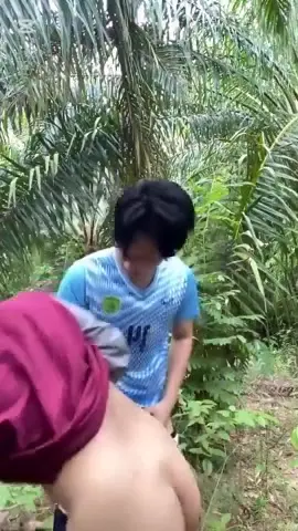 Wiejska tajka rżnie się w ogródku za chałupą