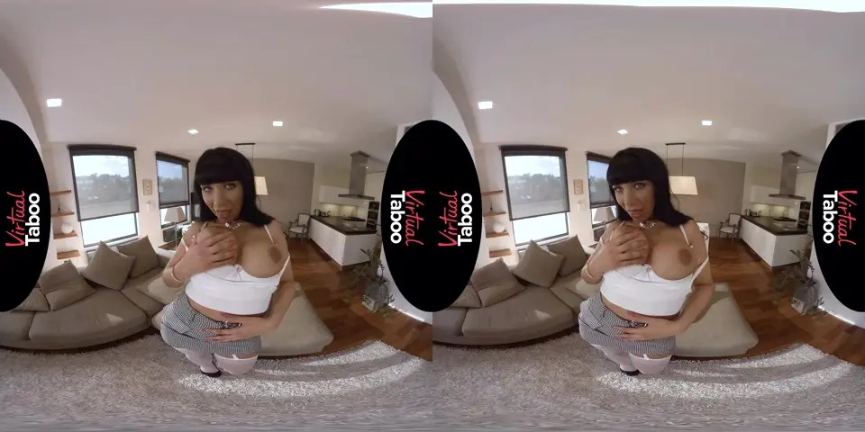 Dojrzała z wielkimi cyckami rżnie się w VR