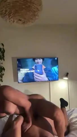 Gorąca latynoska z kutasem rżnie młodego mięśniaka