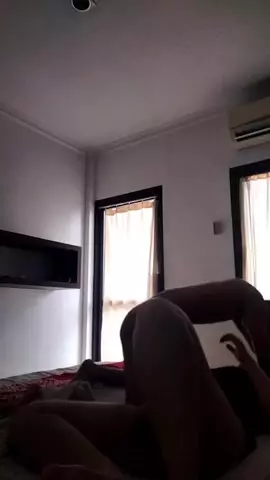 Drobna indonezyjka rżnie dupę na ostro z bondage