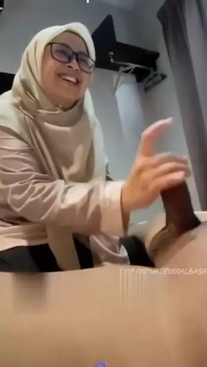 Azjatycka nauczycielka w hidżabie rżnięta w dupę