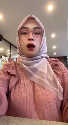 Wiralna nauczycielka salsa rżnie się w ostrej trójce