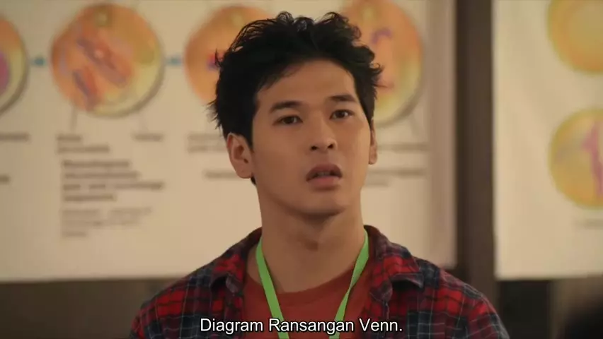 Azjatki ssą i rżną grubego kutasa w amatorskim szale