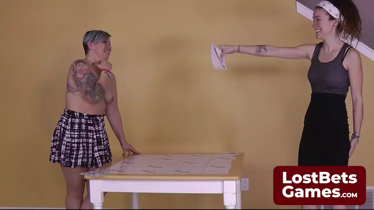 Kissa Sins przegrywa hotelowe strip memory i rżnie na całego