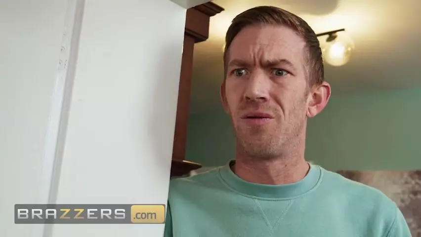 Natasha Nice szaleje z cipką w kieszeni i tryska na wielkim kutasie