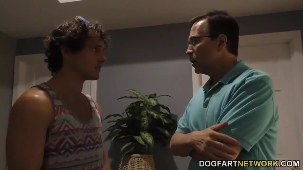 Rico Strong rżnie grubą Lanę Rhoades – lodzik i na pieska