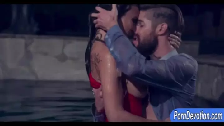 Sandee Westgate w szalonej orgii z wierconą cipką