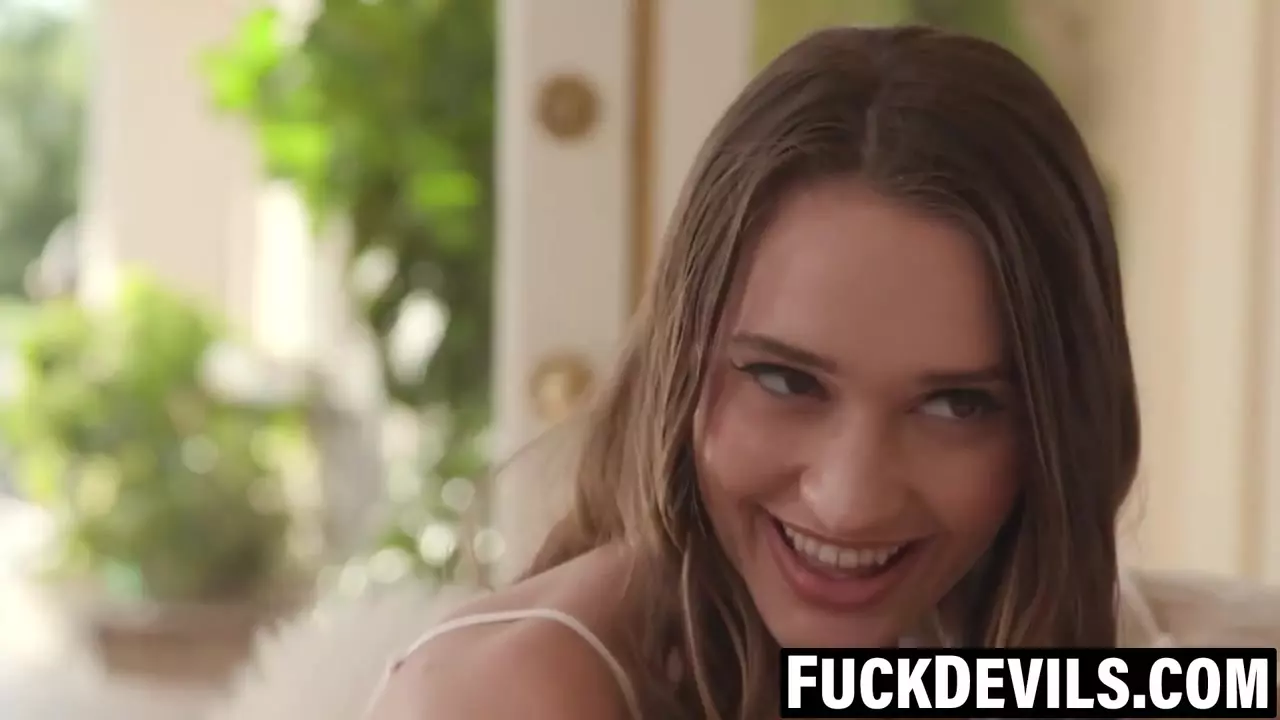 Sera Ryder daje cipkę i usta na totalny hardcore z Jimmym Michaelsem