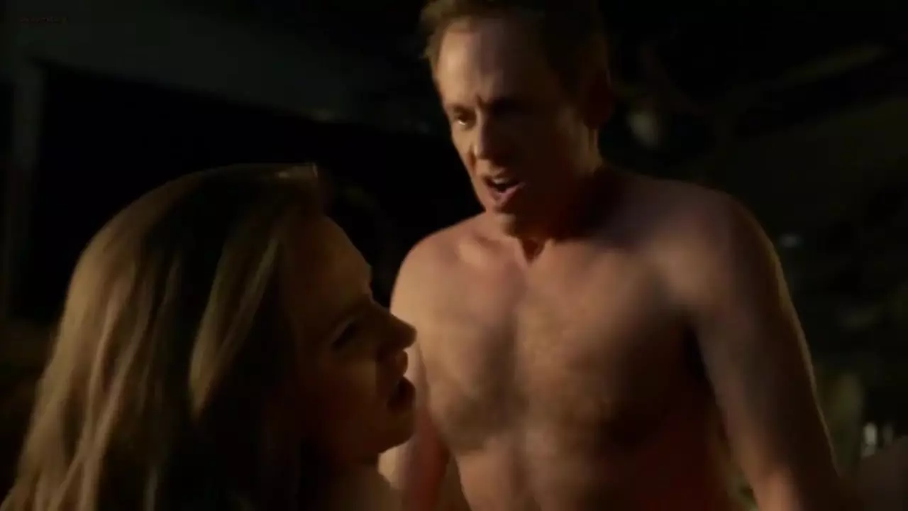 Tori Black w gorącej solówce brunetki