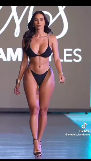 Cycki - Big Tits Bikini