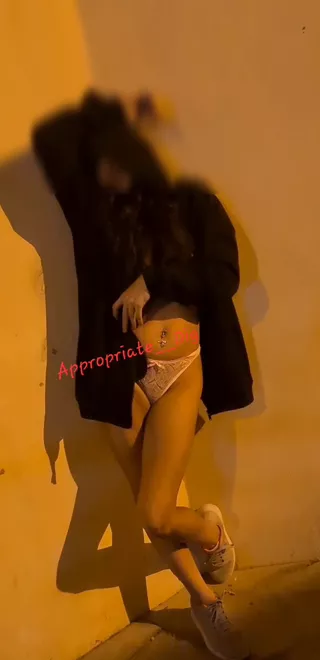 Mamuśki - Boobs Exhibitionist