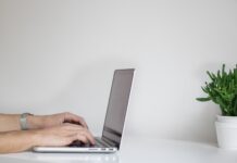 Jak poznać partnerkę w internecie?